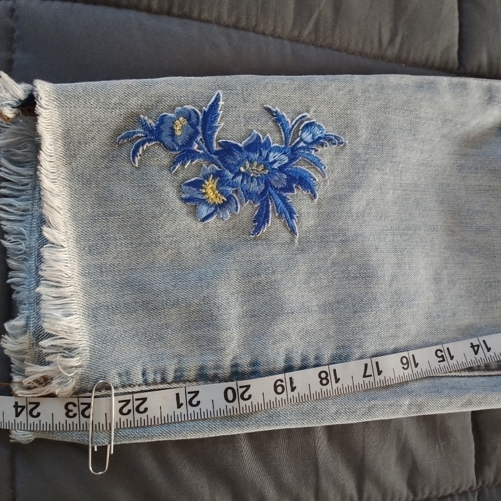 Ashley Mason  Crop Jeans light blue Sz 11 - Picture 5 of 9
